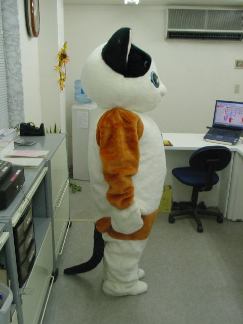 着ぐるみ　ミケネコ