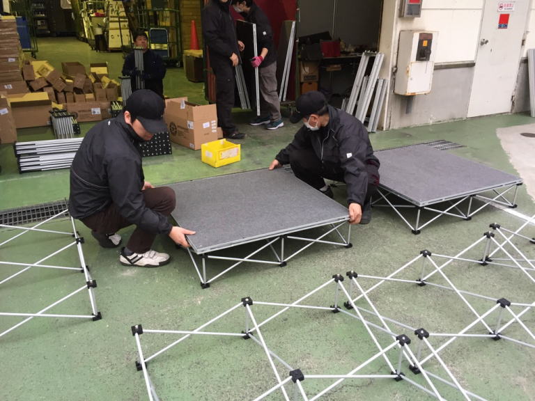 仮設イージーステージ設営