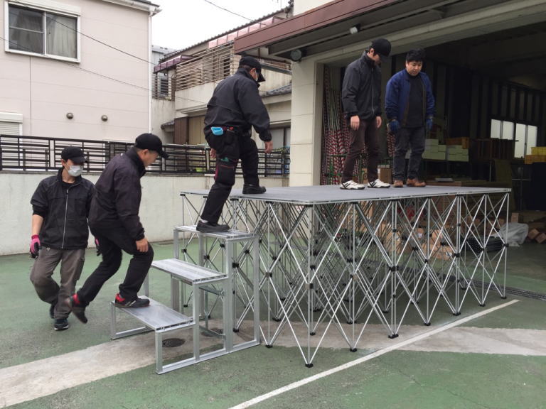 仮設イージーステージ設営